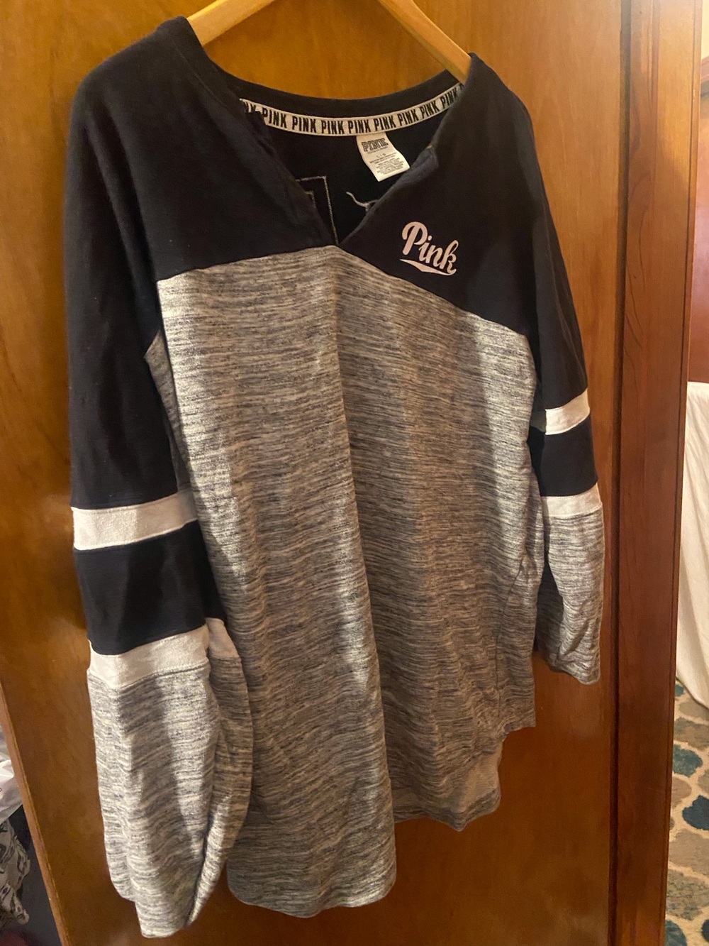 Victoria's Secret Pink Black & Gray Oversized Pullover Sweatshirt Size Large